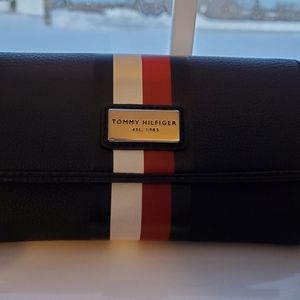 Tommy Hilfiger wallet
